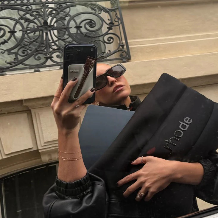 NEW Пухка немов хмаринка містка косметичка RHODE Oversized Bubble Bag LIMITED EDITION SIZE + COLOR